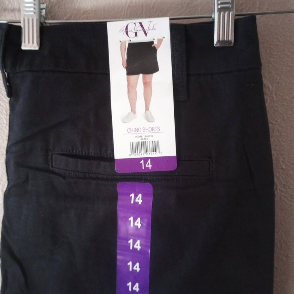 Gloria Vanderbilt Women's Size 14 Black Chino Shorts NWT - Picture 3 of 4